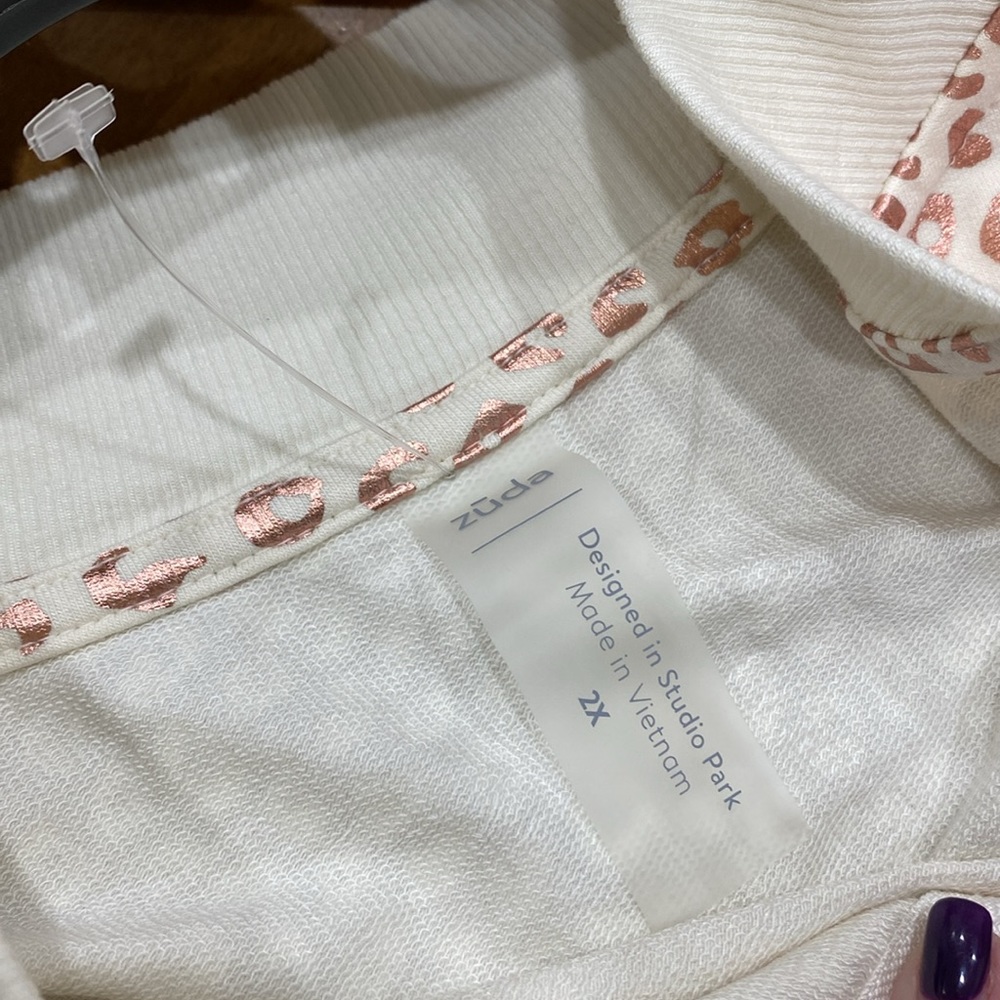 NWOT. Zuda, women’s size 2X, zip-up top. - Picture 13 of 16